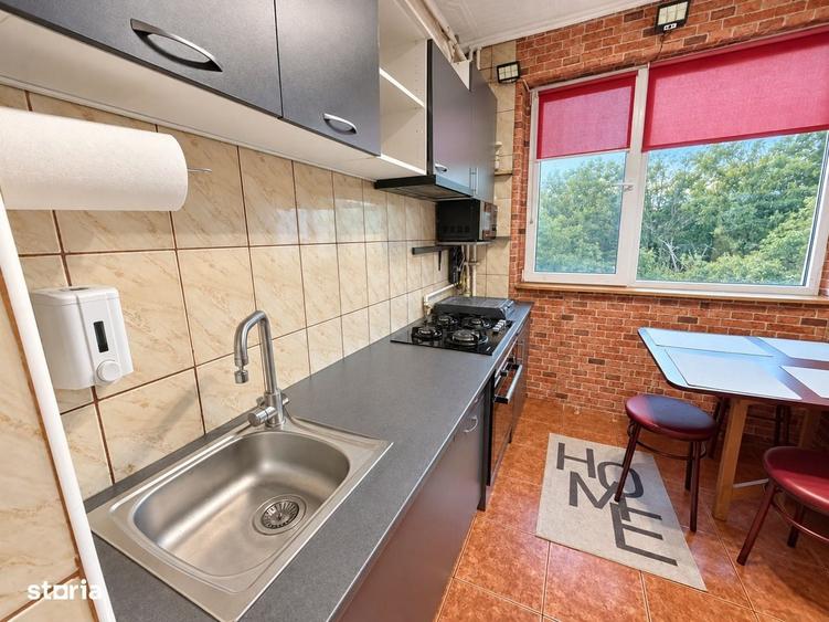 Apartament cu 3 camere în Andrei Mureșanu