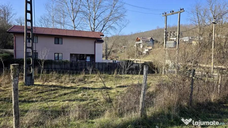 Teren de 4549 mp, în Gura Vitioarei
