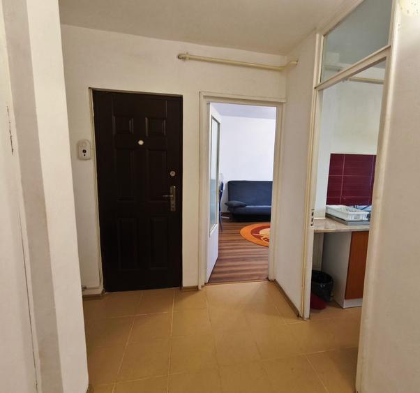 Apartament cu 2 camere decomandat în 1 Mai