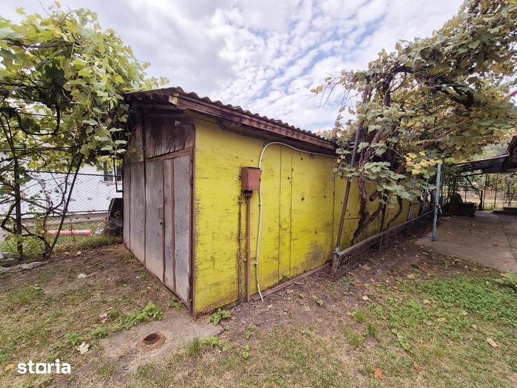 Casă cu 4 camere cu Canalizare în Central