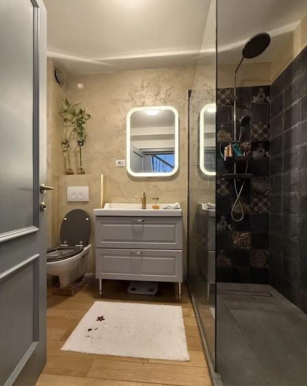Casă individuală cu 5 camere cu Canalizare în Sud-Est