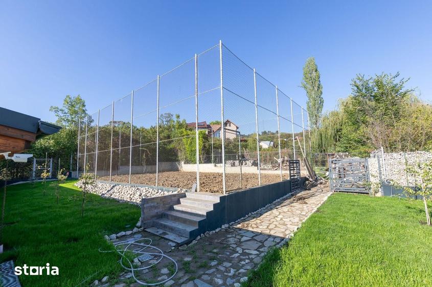 Casă cu Teren 1800 Mp în Răzvad