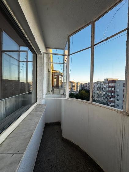 Garsonieră decomandată în 13 Septembrie