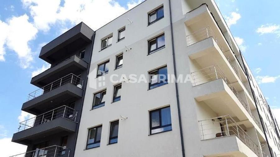 Proprietar inchiriez apartament 2 camere + parcare  - 10