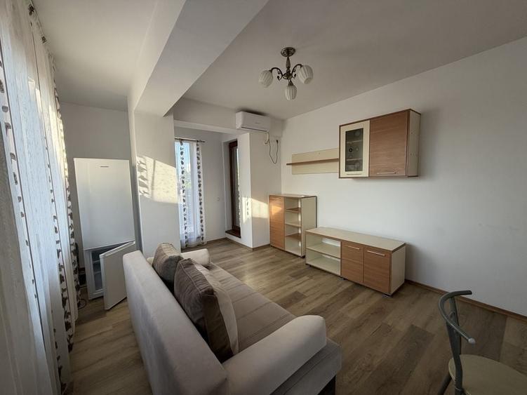Apartament cu 2 camere decomandat în 1 Mai