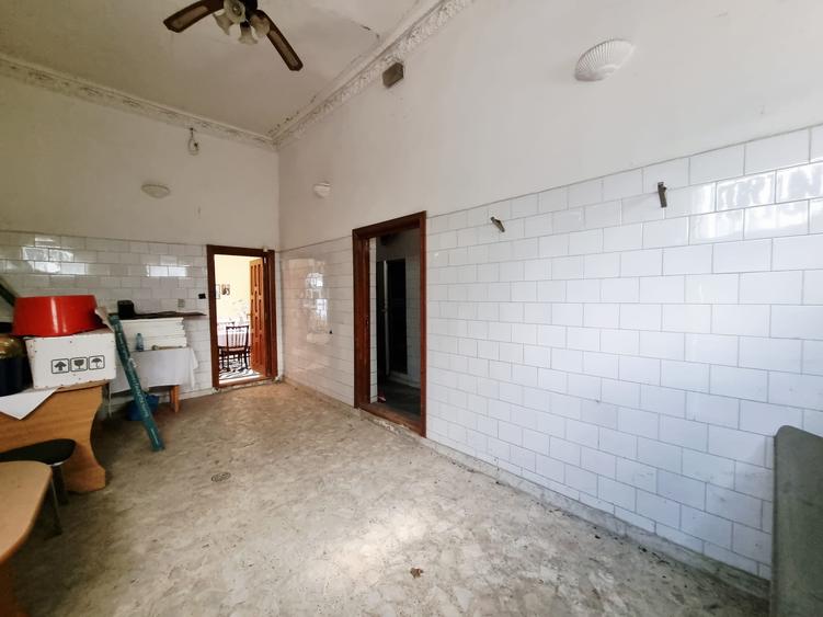 Casă individuală cu 5 camere cu Canalizare în Nord