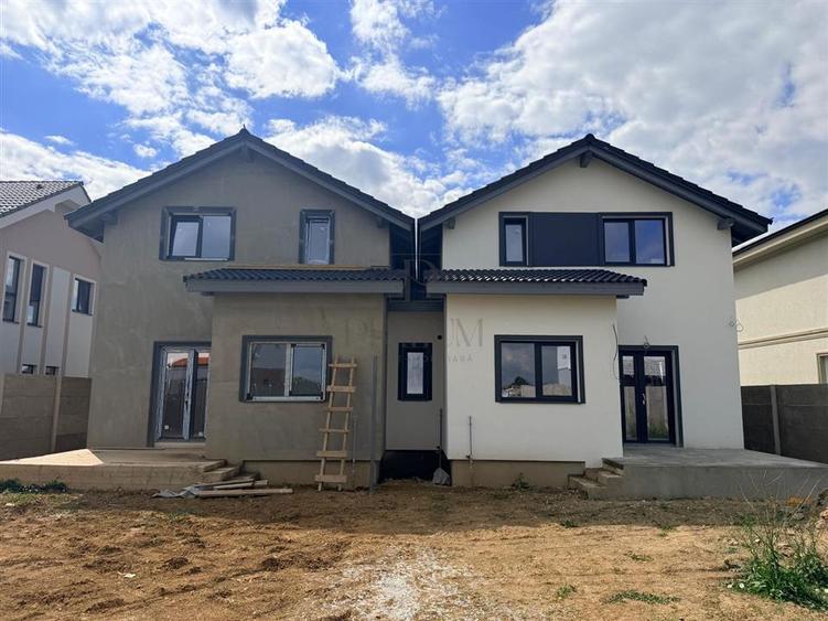 Duplex zona foarte buna - interior la rosu - toate utilitatile - 1