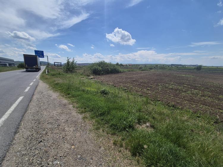 Teren Construcții intravilan de 10000 mp, în Ungheni