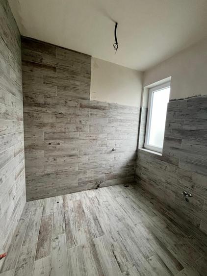 Duplex cu 5 camere cu Canalizare în Central