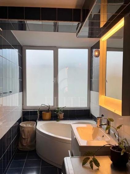 Apartament cu 2 camere semidecomandat, mobilat în Central