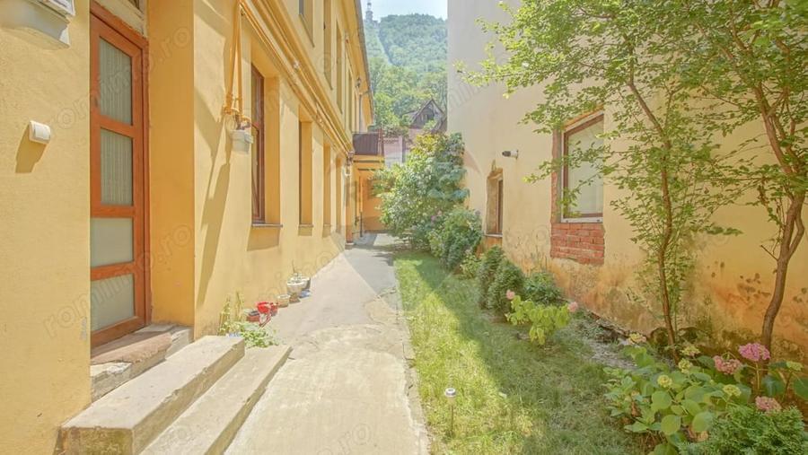 Apartament cu 3 camere decomandat în Centrul Istoric