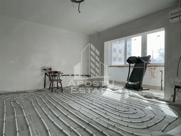 Apartament cu 3 camere decomandat în Dâmbovița