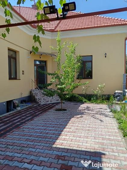Casă cu 3 camere în Central
