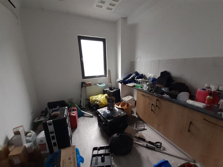 Spațiu industrial, de 460 mp, în Industriilor