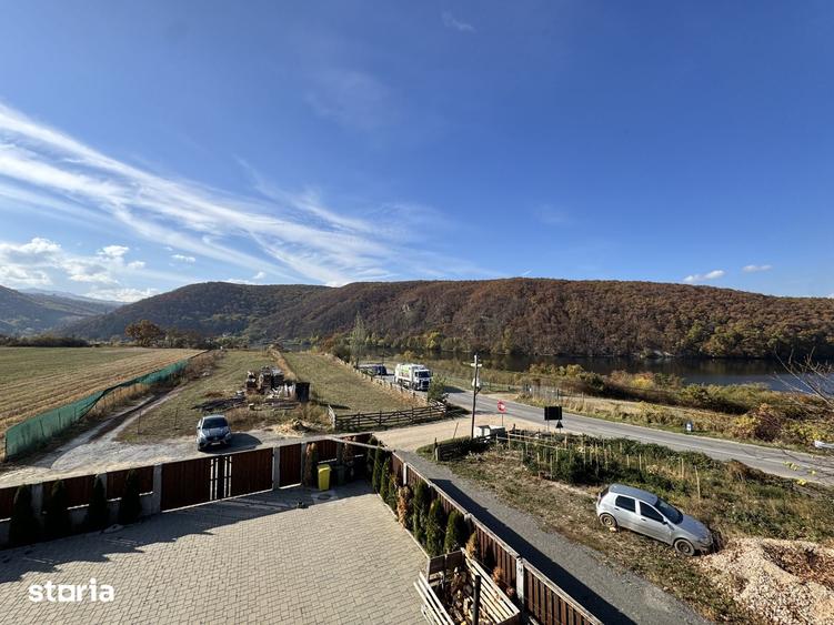 Casă cu Teren 1100 Mp în Gilău