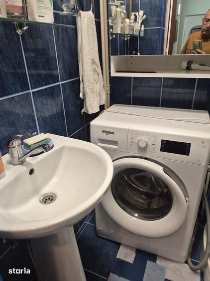 Apartament cu 4 camere semidecomandat în Crângași