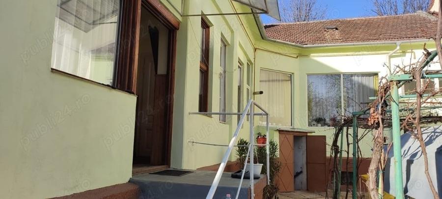 Casă cu 4 camere cu Teren 600 Mp în Intim