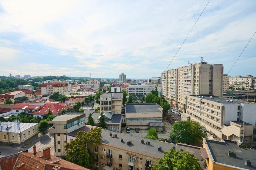 Apartament cu 3 camere decomandat, mobilat în Ultracentral