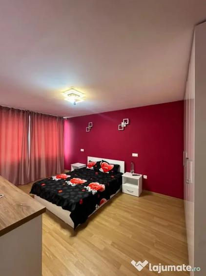Apartament cu 4 camere decomandat în Central