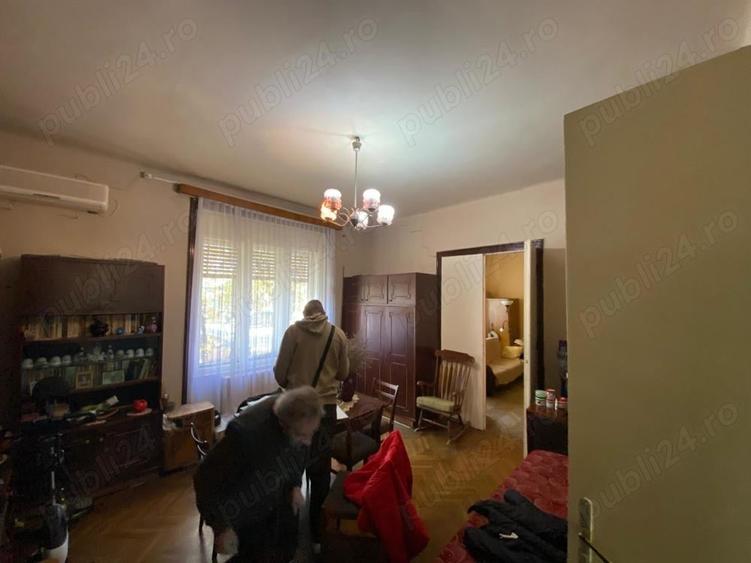 Casă cu 3 camere în Olimpia-Stadion