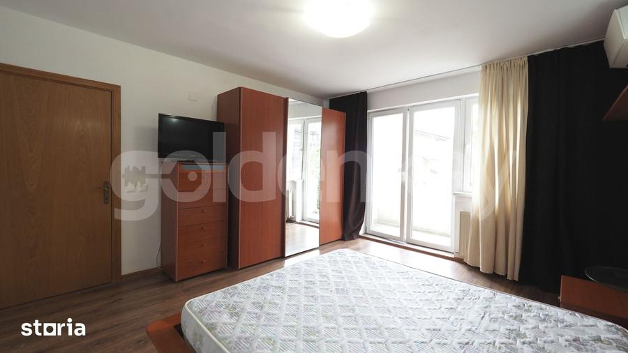 Casă cu 5 camere cu Teren 180 Mp în Băneasa