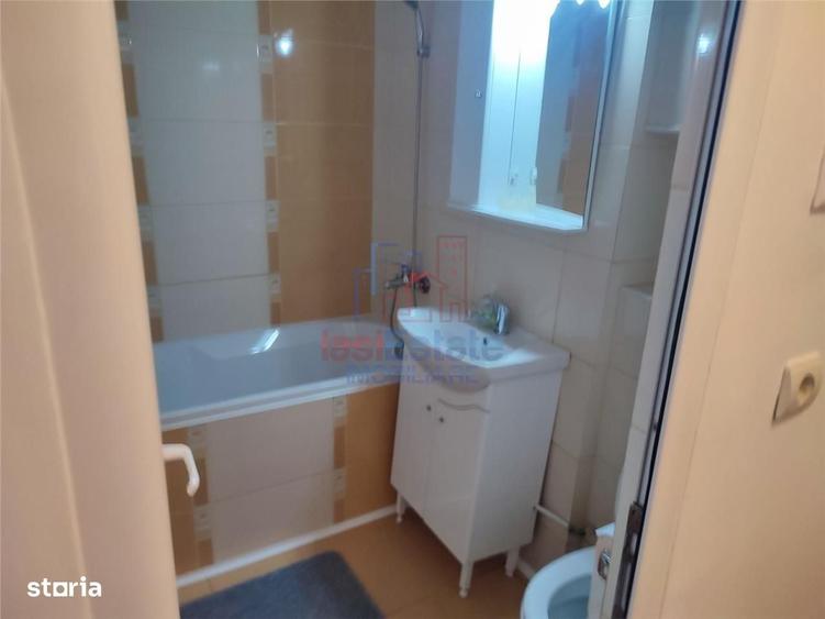Apartament cu 3 camere decomandat în Alexandru cel Bun