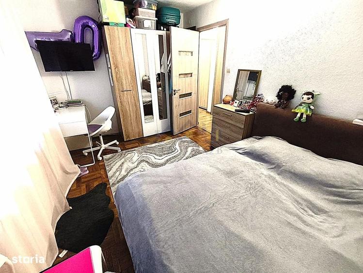 Apartament cu 3 camere semidecomandat, mobilat în Micro 3