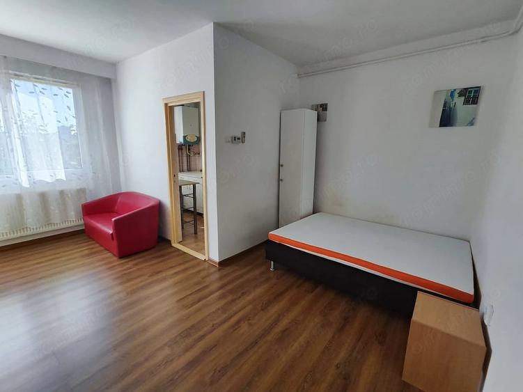 Garsonieră decomandată în Complex Studențesc