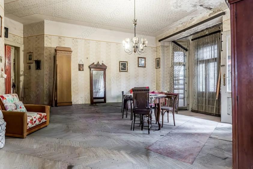 Apartament cu 4 camere decomandat în Ultracentral