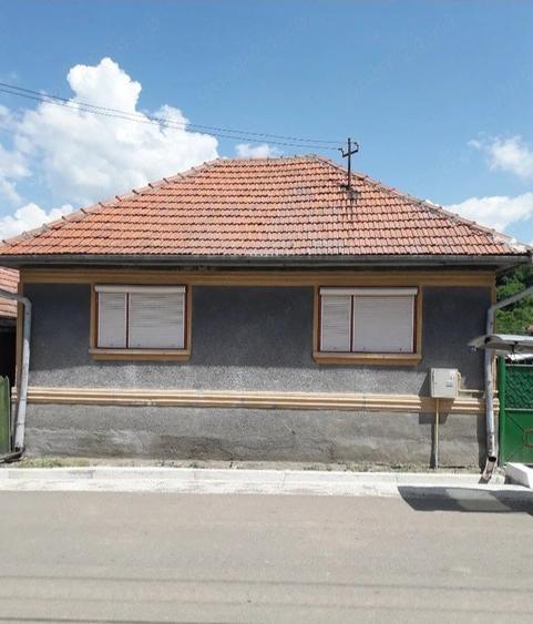 Casă cu 4 camere cu Teren 2000 Mp în Soroștin