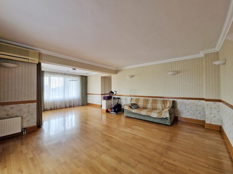 Apartament cu 3 camere decomandat, mobilat în Aviatorilor