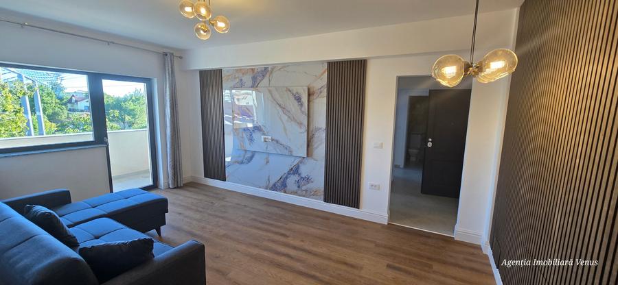 Apartament cu 4 camere decomandat în Central