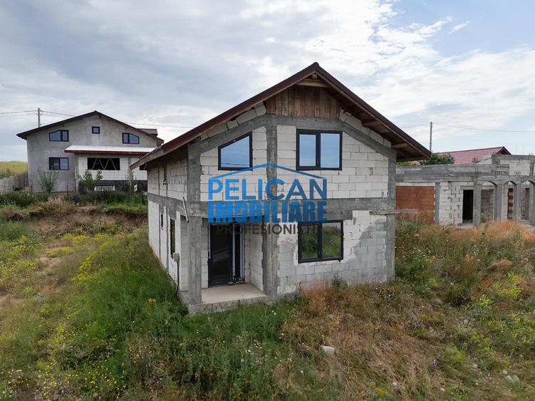 Casă individuală cu 4 camere cu Teren 500 Mp în Malcoci