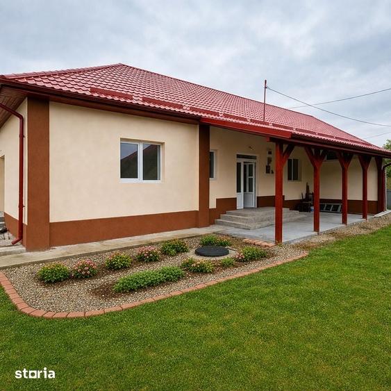 Casă cu 4 camere cu Teren 1000 Mp în Căianu