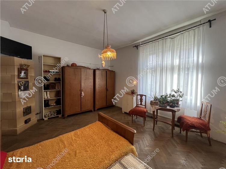 Casă cu 4 camere decomandat cu Teren 900 Mp în Calea Poplăcii