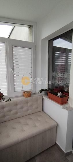 Apartament cu 3 camere semidecomandat, mobilat în Alexandru cel Bun
