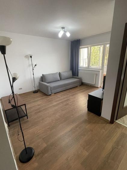 Garsonieră decomandată în Central