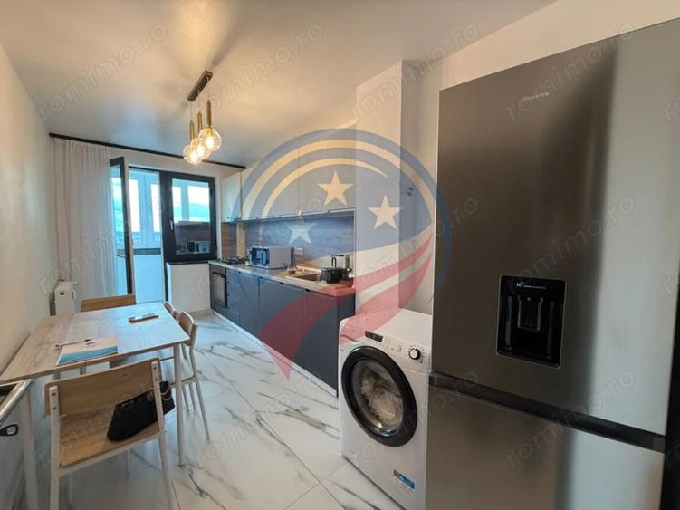 Apartament cu 4 camere semidecomandat, mobilat în Ultracentral