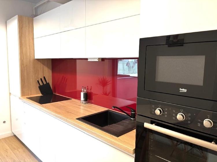 Apartament cu 3 camere decomandat în Băneasa