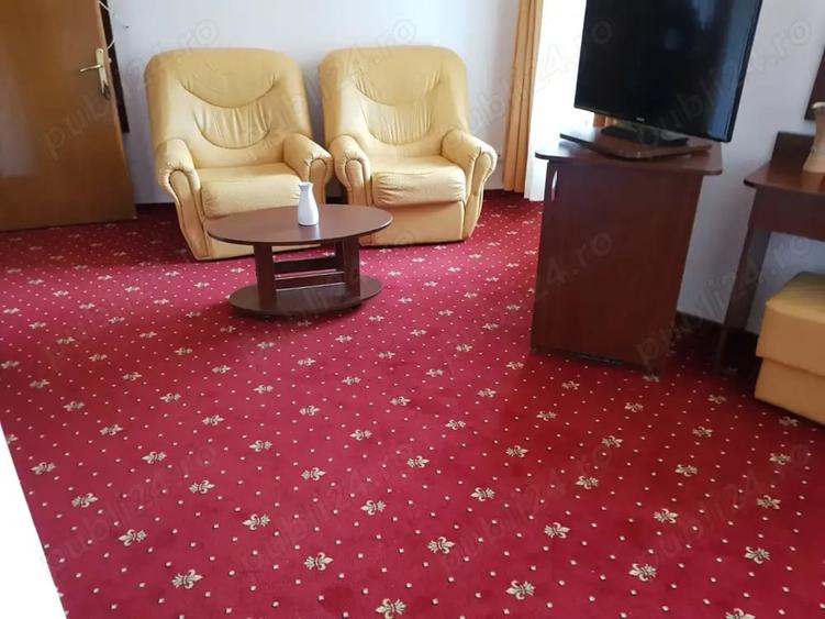 Spațiu comercial, de 1,000 mp, în Predeal