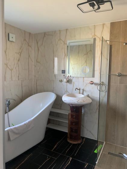 Casă cu 5 camere cu Canalizare în Puchenii Mari