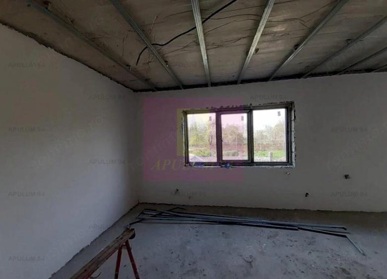 Casă cu 4 camere cu Teren 200 Mp în 1 Decembrie