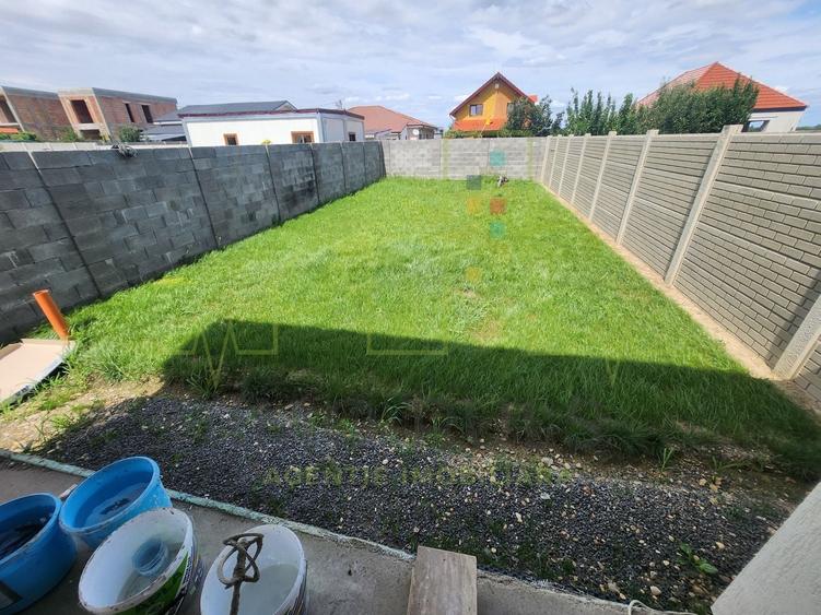 Duplex cu 4 camere cu Canalizare în Moșnița Veche