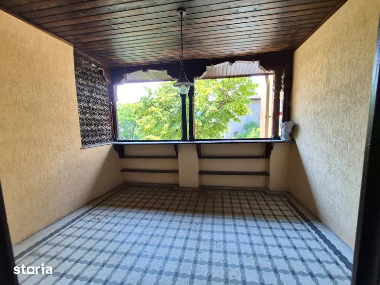 Apartament cu 5 camere decomandat în Dorobanți