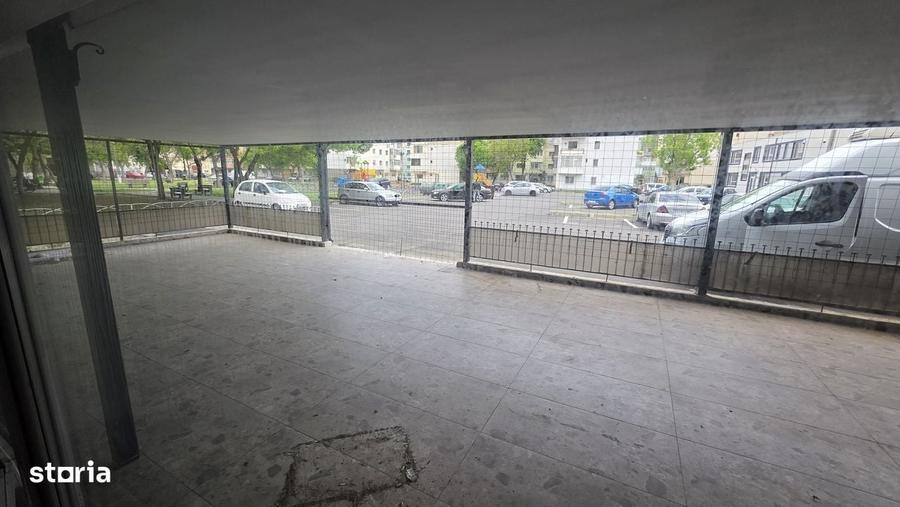 Spațiu comercial, de 200 mp, în Central