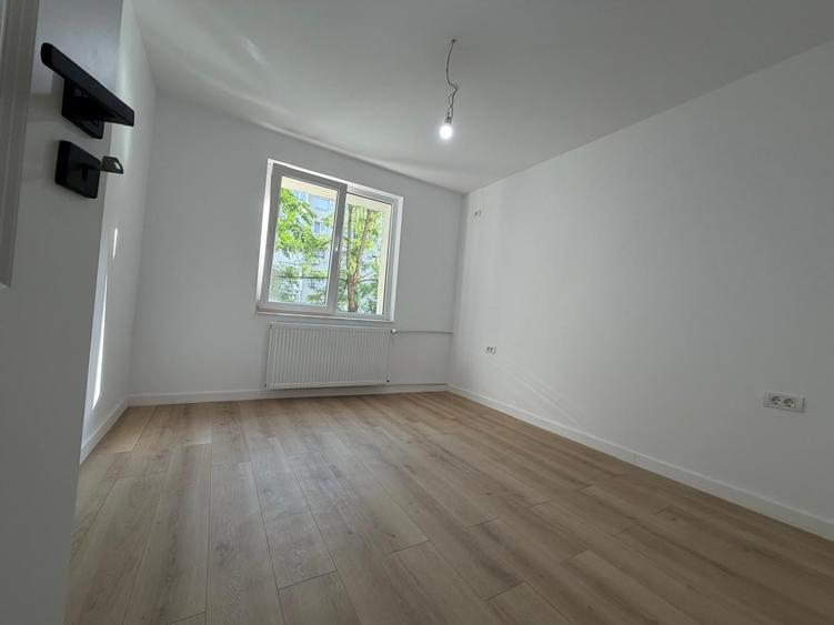 Apartament cu 3 camere decomandat în Dristor