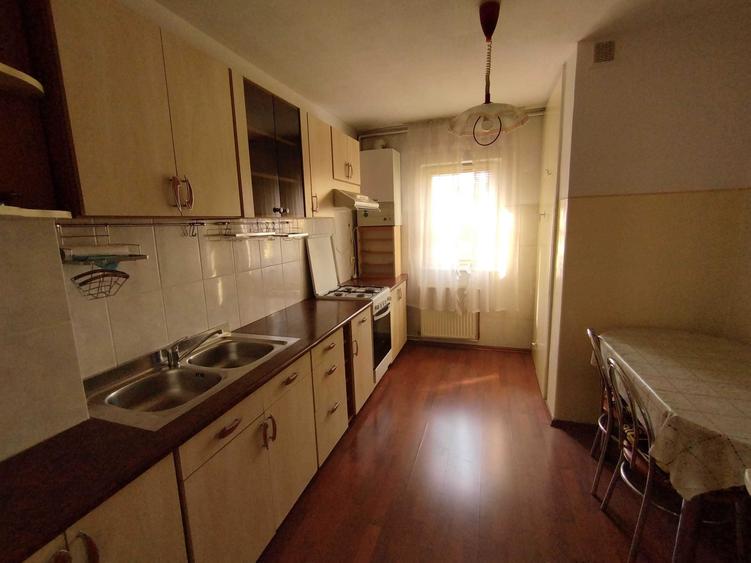 Apartament cu 3 camere decomandat în Ștrand