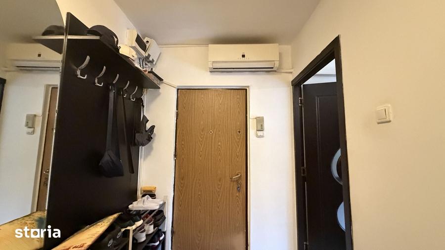 Apartament cu 3 camere decomandat în Vitan