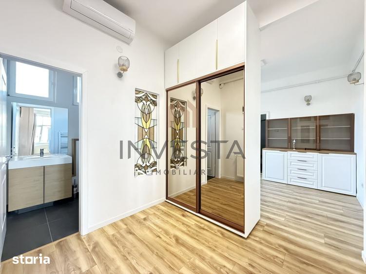 Apartament cu 4 camere semidecomandat în Central