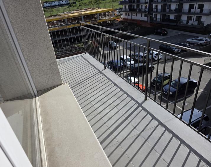 Apartament cu 2 camere semidecomandat în Florești